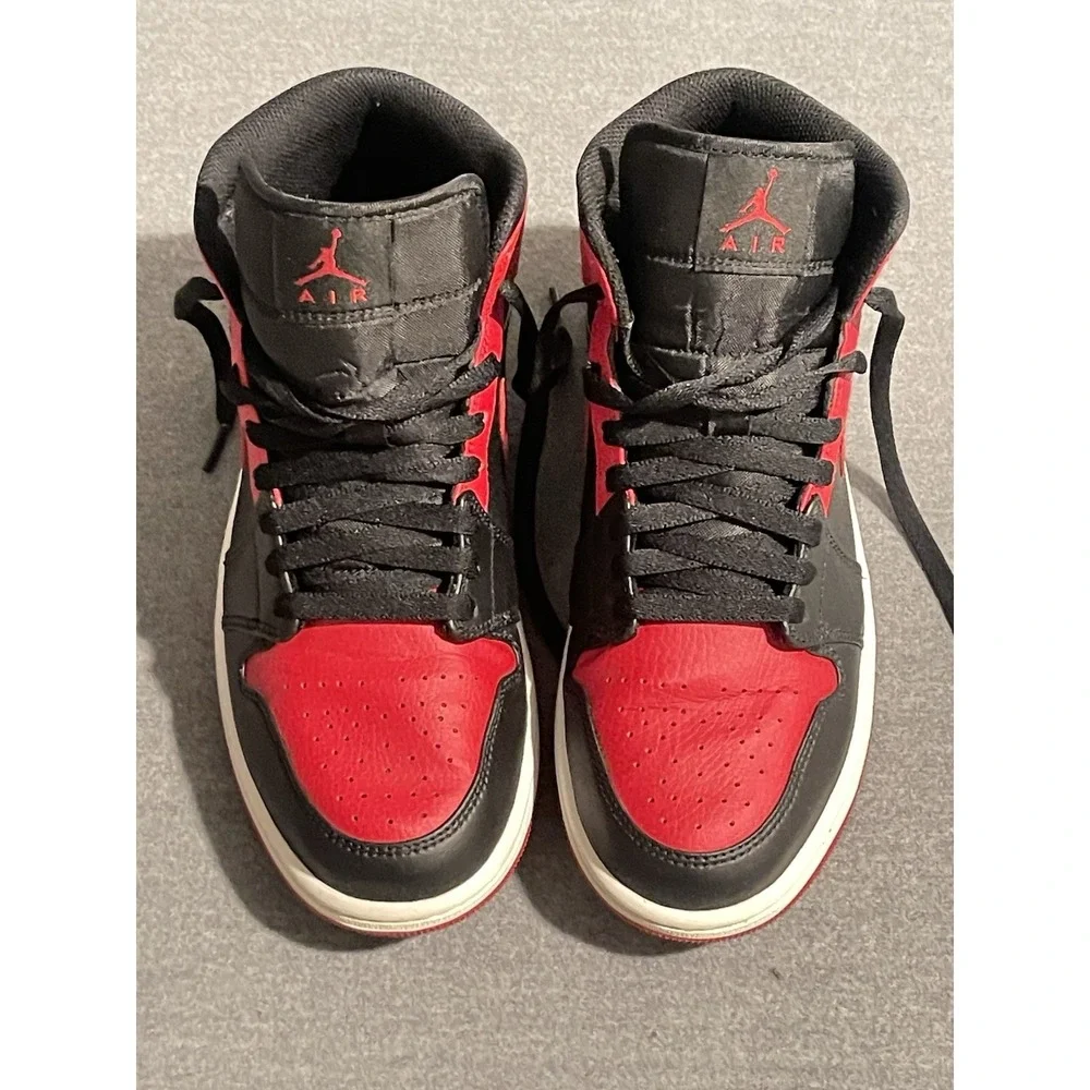 Nike Air Jordan 1 Mid Bred Black Red Men's Size 8.5 High Top Sneakers 554724-074